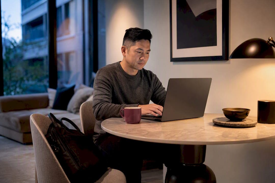 Study Online 10–20 Hours Weekly While Working Full Time, With Employer Scripts