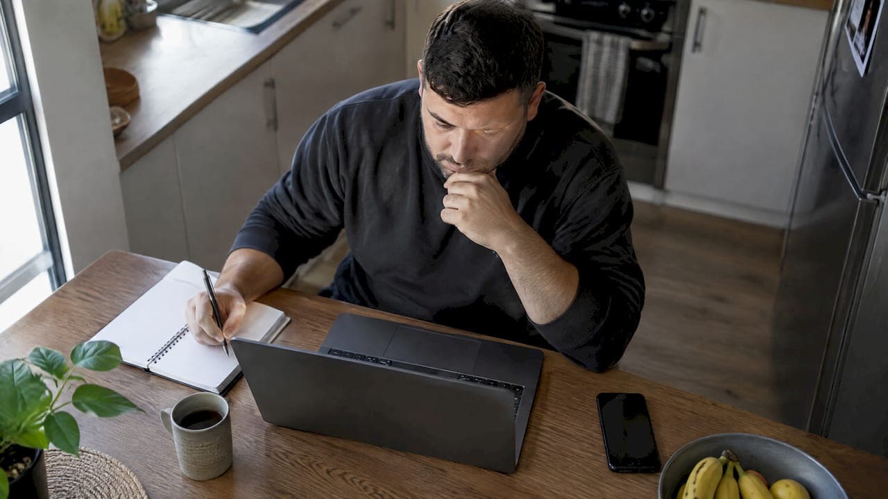 Online Course Study Load in Australia: How Long It Takes